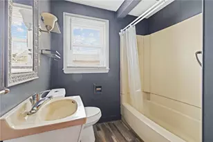 21 Helen Ave, Coventry, RI 02816 - Photo 9