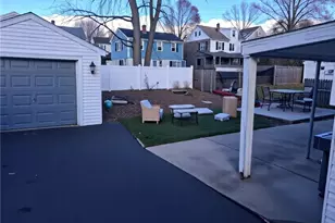 46 Bowen St, Cumberland, RI 02864 - Photo 3