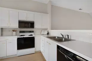 3 Martingale Ln, Narragansett, RI 02882 - Photo 7