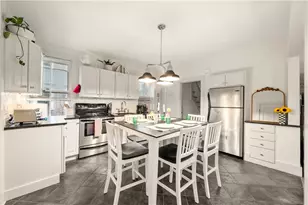 33 Marsh St, Newport, RI 02840 - Photo 11