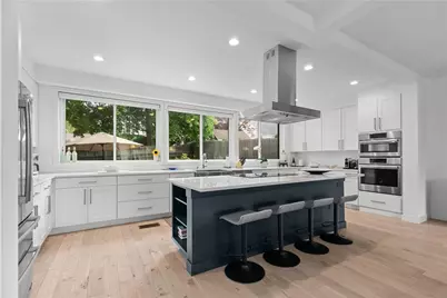 27 Weatherly Avenue, Newport, RI 02840 - Photo 3