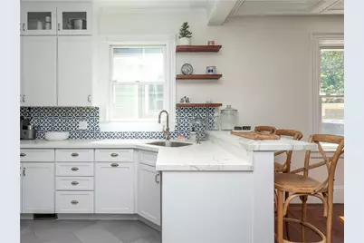 27 Mann Avenue, Newport, RI 02840 - Photo 15