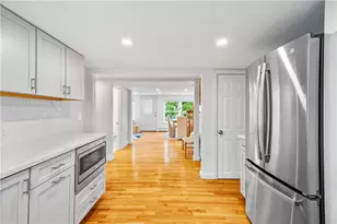 29 Wiliam Ave, Tiverton, RI 02878 - Photo 9