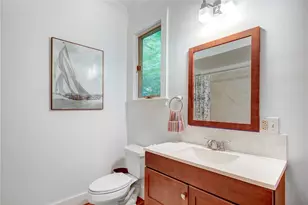 24 Hunter Ave, Newport, RI 02840 - Photo 17