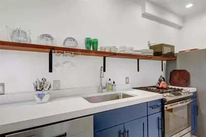 24 Hunter Avenue, Newport, RI 02840 - Photo 5