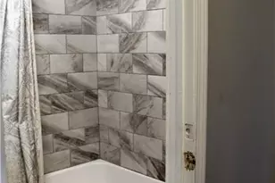 25 W Narragansett Ave, Newport, RI 02840 - Photo 7