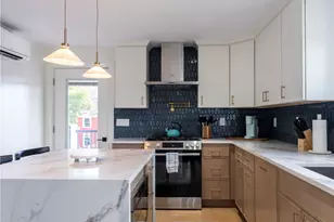 7 Dearborn St, Newport, RI 02840 - Photo 11