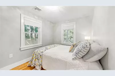 10 Robinson Street, Narragansett, RI 02882 - Photo 17