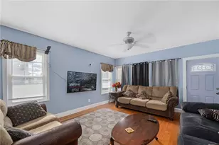 75 Larch St, Pawtucket, RI 02860 - Photo 9