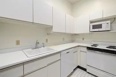 66 Webster Street #9, Newport, RI 02840 - Photo 13