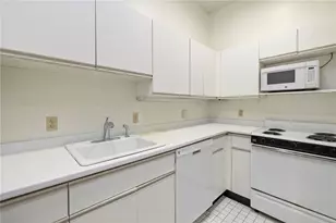 66 Webster St, Newport, RI 02840 - Photo 13