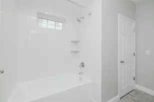 7 Pequot St, Providence, RI 02903 - Photo 9