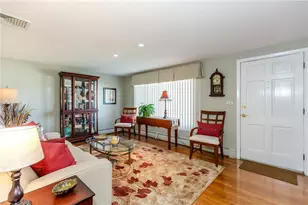 17 Woodview Dr, Cranston, RI 02920 - Photo 15