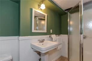 17 Woodview Dr, Cranston, RI 02920 - Photo 33