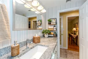 17 Woodview Dr, Cranston, RI 02920 - Photo 21