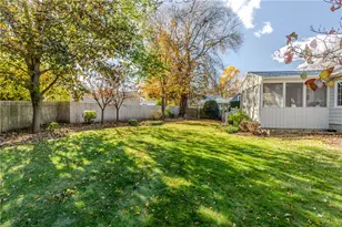 17 Woodview Dr, Cranston, RI 02920 - Photo 41