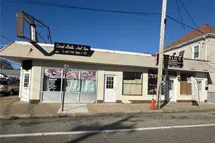 899 Cranston St, Cranston, RI 02920 - Photo 1