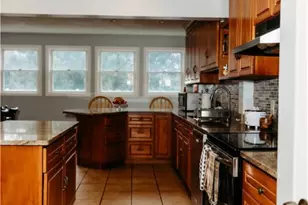 16 Ward Ave, Middletown, RI 02842 - Photo 19