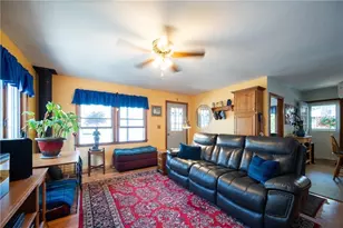 22 Harrison St, Bristol, RI 02809 - Photo 5