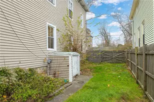 427 Spring St, Newport, RI 02840 - Photo 13