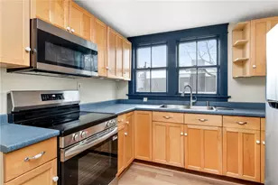 427 Spring St, Newport, RI 02840 - Photo 3