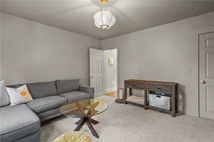 80 Lakeshore Dr, East Greenwich, RI 02818 - Photo 23