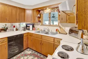 89 North Ct, Tiverton, RI 02878 - Photo 5