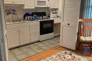 46 Chastellux Ave, Newport, RI 02840 - Photo 7