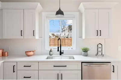 27 Holly Street, East Providence, RI 02915 - Photo 5