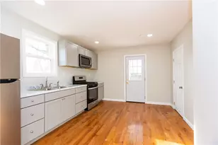 45 Tourtelott Ave, Warwick, RI 02886 - Photo 5