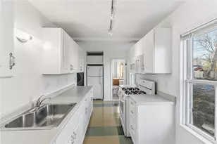 26 Glen St, East Providence, RI 02915 - Photo 7