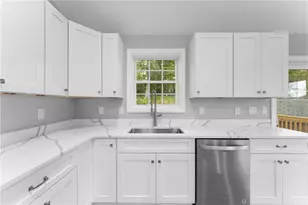 178 Highland St, Cranston, RI 02920 - Photo 15