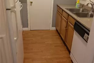 29 Woodbine St, Pawtucket, RI 02860 - Photo 5