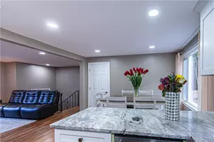 20 Maplewood Dr, Coventry, RI 02816 - Photo 3