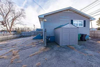 1020 Warwick Avenue, Warwick, RI 02888 - Photo 9