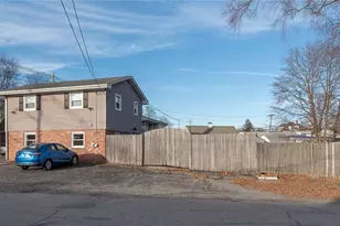 1020 Warwick Ave, Warwick, RI 02888 - Photo 7