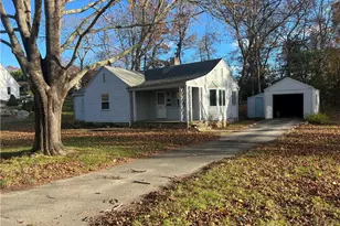 11 Hubbard St, Westerly, RI 02891 - Photo 5