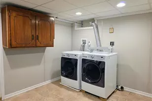 38 Brettonwoods Dr, Cranston, RI 02920 - Photo 25