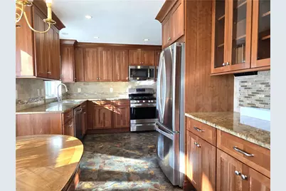 38 Bretton Woods Drive, Cranston, RI 02920 - Photo 3