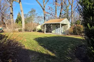 38 Brettonwoods Dr, Cranston, RI 02920 - Photo 31