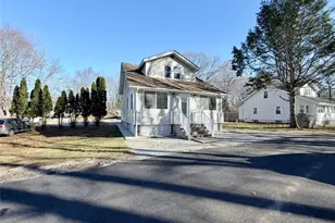 4 Arcade St, Johnston, RI 02919 - Photo 1