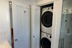 76 Memorial Blvd, Newport, RI 02840 - Photo 21