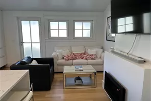 76 Memorial Blvd, Newport, RI 02840 - Photo 5