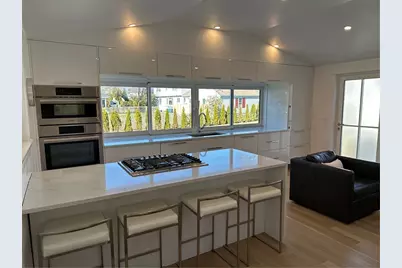 76 Memorial Boulevard #Rear, Newport, RI 02840 - Photo 3