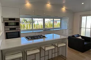 76 Memorial Blvd, Newport, RI 02840 - Photo 3