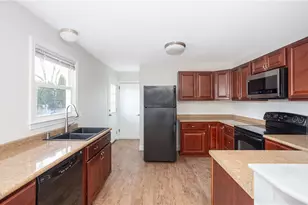 11 Granada Terrace, Middletown, RI 02842 - Photo 3