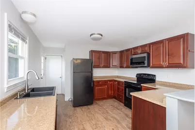 11 Granada Terrace, Middletown, RI 02842 - Photo 7