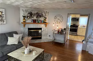 210 Pinecrest Dr, Pawtucket, RI 02861 - Photo 5