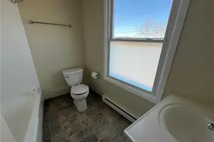 33 Railroad Ave, Westerly, RI 02891 - Photo 7