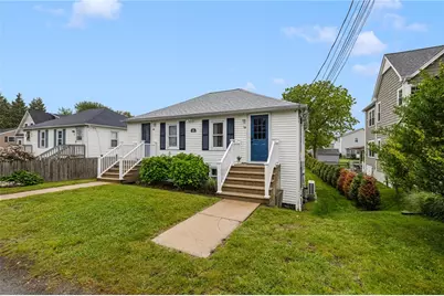 66 Knowlesway #Upper unit, Narragansett, RI 02882 - Photo 25